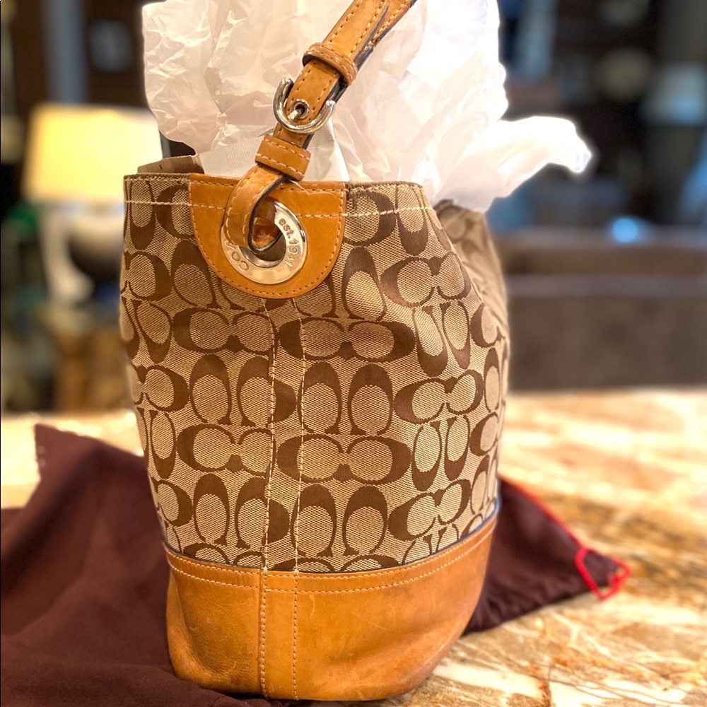 Ladies Handbag - Picture 2 of 7